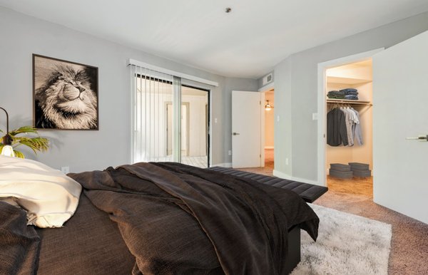 Woodford Apartments by null