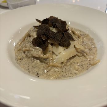 Sofia Design District - Cacio e pepe al tartufo - Italian Near Me - Miami, Florida Sofia Design District - Cacio e pepe al tartufo - Italian Near Me - Miami, Florida