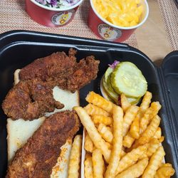 Dave's Hot Chicken - Dave's #1 with extra kale slaw and mac & cheese