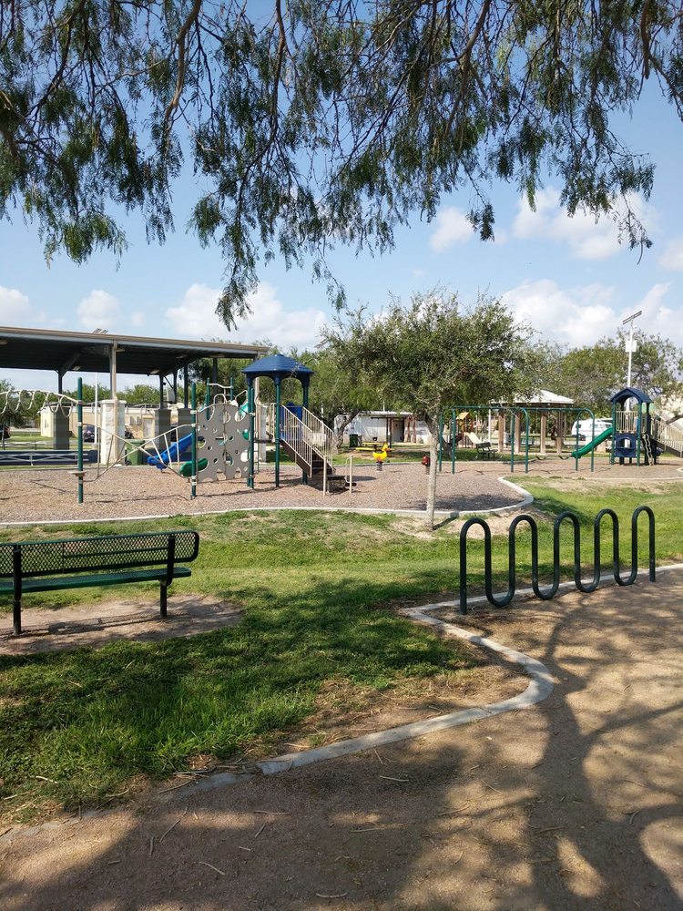 Roloff Park Logo