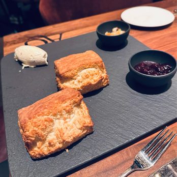 Amelia Gene's - Buttermilk biscuits - Bars Near Me - Memphis, Tennessee