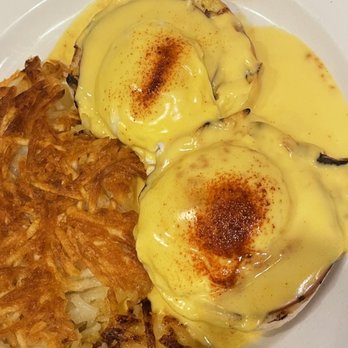 Pyramid Cafe - Eggs Benedict - Burgers Near Me - Las Vegas, Nevada