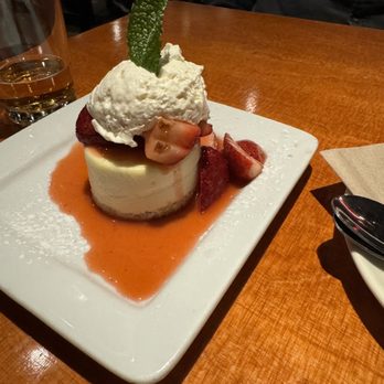 Big Bowl - Fresh Strawberry Cheesecake - Chinese Near Me - Schaumburg, Illinois Big Bowl - Fresh Strawberry Cheesecake - Chinese Near Me - Schaumburg, Illinois
