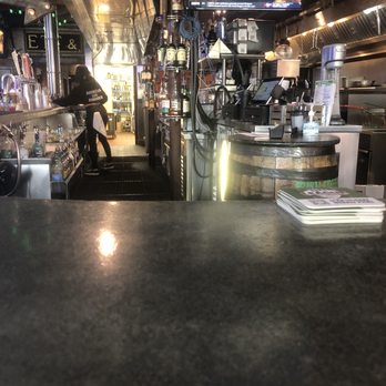 Callahan’s Pub - Clean bar cold beer - New American Near Me - Fullerton, California