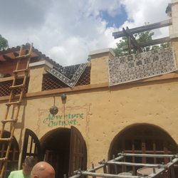 Adventure Outpost Store - Fantastic store for Indiana Jones Souvenirs