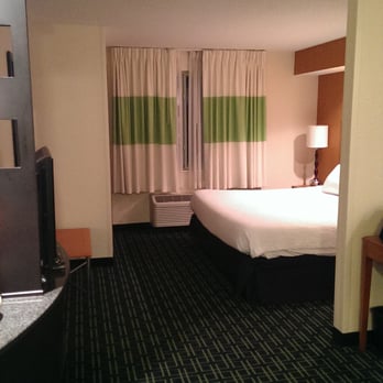 Fairfield by Marriott Inn & Suites Kansas City Airport - View from sitting area in our room of the bed - Hotels Near Me - Kansas City, Missouri