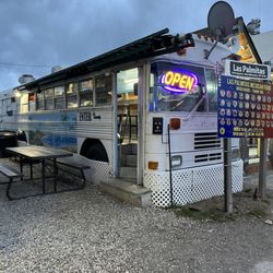 La Jungla - Bus tacos!