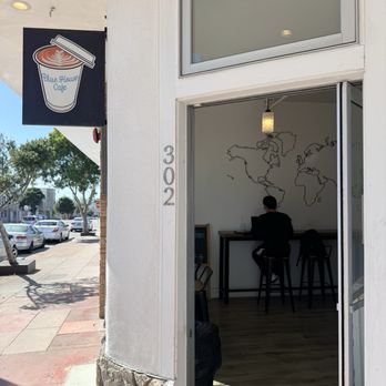 Blue House Café - Exterior of the coffee shop - Coffee & Tea Near Me - San Francisco, California Blue House Café - Exterior of the coffee shop - Coffee & Tea Near Me - San Francisco, California