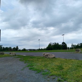 Ken Ross Park - Parks Near Me - Ottawa, Ontario