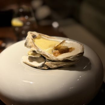 Chez Muffy - Oyster appetizer - French Near Me - Quebec City, Quebec Chez Muffy - Oyster appetizer - French Near Me - Quebec City, Quebec
