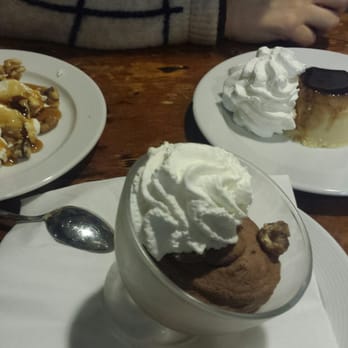 María Castaña - Copa de chocolate con castañas, flan de queixo do cebreiro, requeixo das neves con Mel e noces - Spanish Near Me - Santiago de Compostela, C