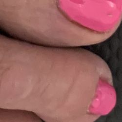 Signature Nails - My pedicure today 25-45 min after pedicure.. Gel Paint to thick, Not even or covered evenly!!