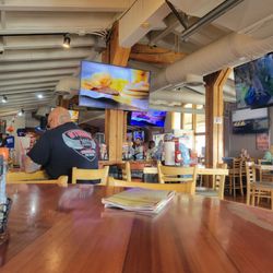 Hooters
