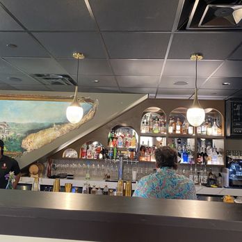 Iozzo’s On Jefferson - Bar area - Italian Near Me - Franklin, Indiana Iozzo’s On Jefferson - Bar area - Italian Near Me - Franklin, Indiana