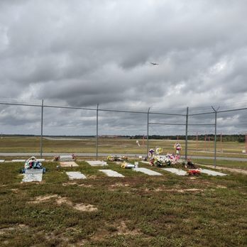 New Salem Cemetery - New Salem Cemetery at Tallahassee International Airport - Funeral Services & Cemeteries Near Me - Tallahassee, Florida New Salem Cemetery - New Salem Cemetery at Tallahassee International Airport - Funeral Services & Cemeteries Near Me - Tallahassee, Florida