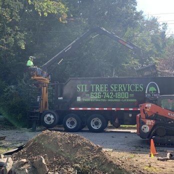 STL Tree Services - Our grapple trucks allow us to haul a lot more brush in order to get the job done faster and more efficient - Tree Services Near Me - Saint Charles, Missouri STL Tree Services - Our grapple trucks allow us to haul a lot more brush in order to get the job done faster and more efficient - Tree Services Near Me - Saint Charles, Missouri