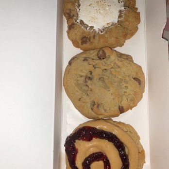 Crumbl - Arcadia - Bakeries Near Me - Phoenix, Arizona