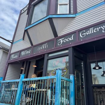 Art Lounge - Art Galleries Near Me - Menomonee Falls, Wisconsin