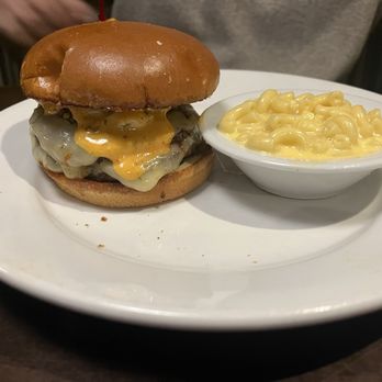 Aspen Creek Grill - Habanero Burger and mac n Macaroni & Cheese - Seafood Near Me - Tyler, Texas