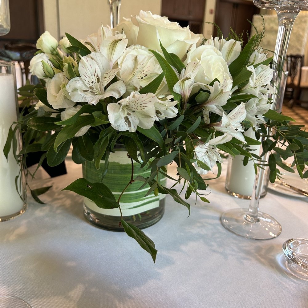 Throw back to that time I met Matthew Lillard at the mall where I worked in  Houston, TX when he was in town for the NCAA Championship. I called out,  \, image size:1000x1000