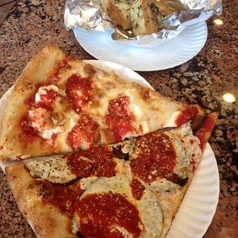 Italia Pizza - The best i have tasted! $3.50 for a giant slice! Definitely stop by when you are around the neighborhood! - Pizza Near Me - Brooklyn, New York
