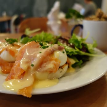Peck 47 - Eggs Benedict Hemingway. Toasted English Muffin, Poached Egg, Smoked Salmon, Hollandaise Sauce. - Breakfast & Brunch Near Me - Brussels, BRU Peck 47 - Eggs Benedict Hemingway. Toasted English Muffin, Poached Egg, Smoked Salmon, Hollandaise Sauce. - Breakfast & Brunch Near Me - Brussels, BRU