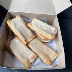 Meek's Pastry Shop - Cream Filled sticks - Maple & cinnamon rolls