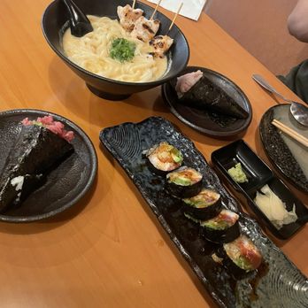 Kinzuu Izakaya - Negi toro hand roll, negi hamachi hand roll, kinzu house roll, tom yum udon - Izakaya Near Me - Las Vegas, Nevada Kinzuu Izakaya - Negi toro hand roll, negi hamachi hand roll, kinzu house roll, tom yum udon - Izakaya Near Me - Las Vegas, Nevada