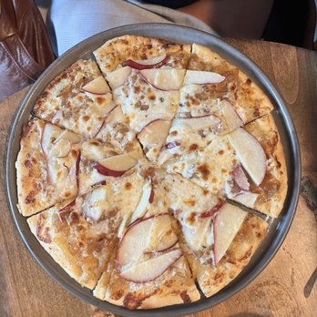 Midway Mercantile - Pear and Gorgonzola - New American Near Me - Midway, Utah