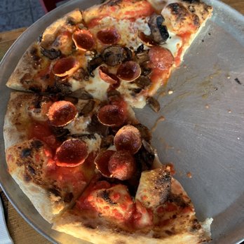 Lowbrow Pizza & Beer - Pepperoni and mushroom pizza. - Pizza Near Me - Naples, Florida Lowbrow Pizza & Beer - Pepperoni and mushroom pizza. - Pizza Near Me - Naples, Florida