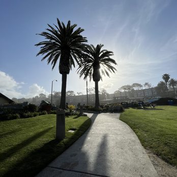 Seagrove Park - Sunny skies - Parks Near Me - Del Mar, California
