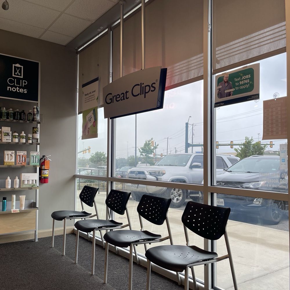 Great Clips - Waiting area seating - Hair Salons Near Me - San Antonio, Texas