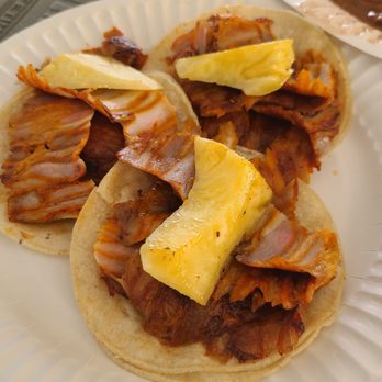 Leos Tacos Truck - Al pastor - Tacos Near Me - Wilmington, California Leos Tacos Truck - Al pastor - Tacos Near Me - Wilmington, California