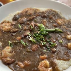 Skull Creek Boathouse - Shrimp and grits