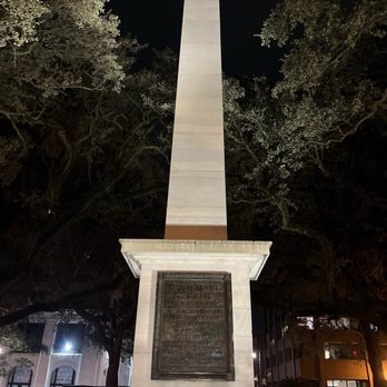 Nightly Spirits - Savannah - One of many haunted squares - Historical Tours Near Me - Savannah, Georgia Nightly Spirits - Savannah - One of many haunted squares - Historical Tours Near Me - Savannah, Georgia
