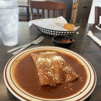 Juanito's Mexican Restaurant - Chicken enchiladas - Mexican Near Me - Reedley, California