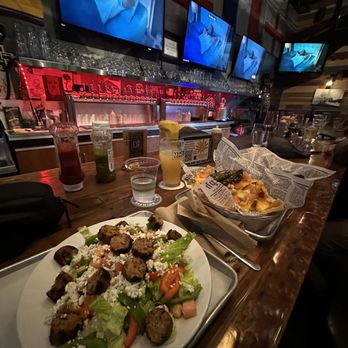 Link N Hops - 49ers FTW! Vegan Italian Sausage on top of the Salad, Nachos and Link - Beer Bar Near Me - Los Angeles, California Link N Hops - 49ers FTW! Vegan Italian Sausage on top of the Salad, Nachos and Link - Beer Bar Near Me - Los Angeles, California