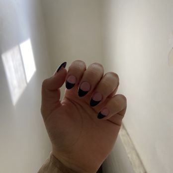 Gatsby Nails - Almond Black French tip Gel set - Nail Salons Near Me - Glendora, California