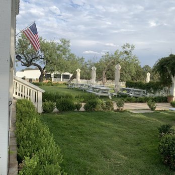 Signor Vineyards - Front lawn, covered porch of the market - Wine Tasting Room Near Me - Fredericksburg, Texas
