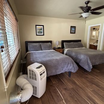 Arnold Meadowmont Lodge - Room 13 - Hotels Near Me - Arnold, California Arnold Meadowmont Lodge - Room 13 - Hotels Near Me - Arnold, California