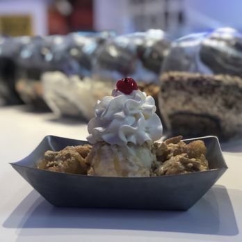 Ritz Eats & Sweets - Added a scoop of ice cream to the Apple Pie Mini Donuts! Yum! - Desserts Near Me - Orem, Utah
