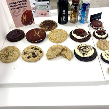 Crumbl - Lakeside - Bakeries Near Me - Omaha, Nebraska