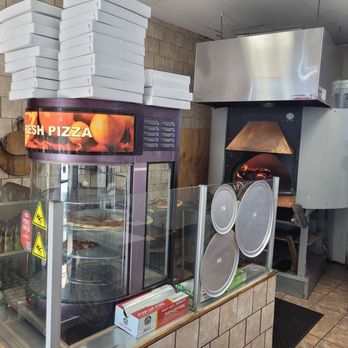 Daniele's Wood Fired Pizza - Pizza Near Me - Valley Village, California