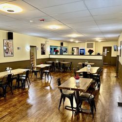 Bob's Place - Dining room