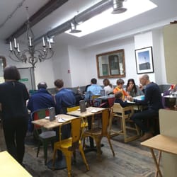 Escocesa - Back room with more seating options
