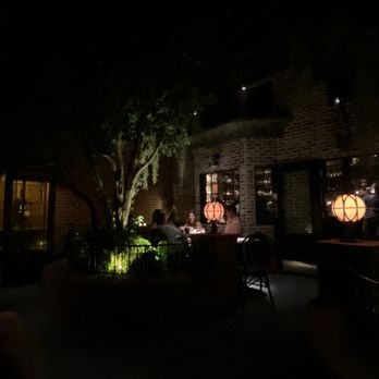 Undertow - Arcadia - Waiting area - Tiki Bars Near Me - Phoenix, Arizona