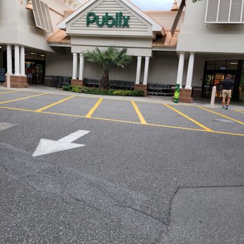 Publix - a parking lot with a fire hydrant - Grocery Near Me - Hilton Head Island, South Carolina Publix - a parking lot with a fire hydrant - Grocery Near Me - Hilton Head Island, South Carolina