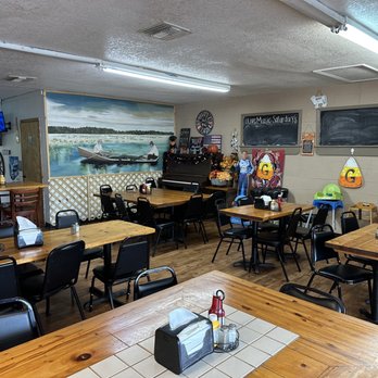 Geneva General Store - Inside - Grocery Near Me - Geneva, Florida