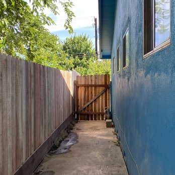 LifeScaping Fences - Fence isn't same height on both sides. Neighbors side is 5 ft - Fences & Gates Near Me - Sacramento, California