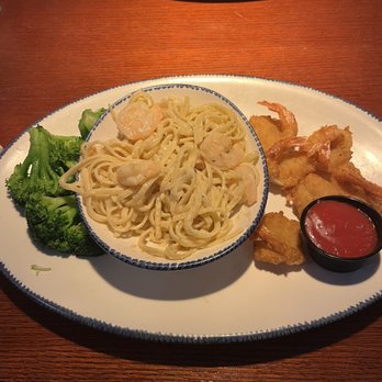 Red Lobster - Shrimp Linguini Alfredo, Walt's Favorite Shrimp, Broccoli - Seafood Near Me - Ronkonkoma, New York